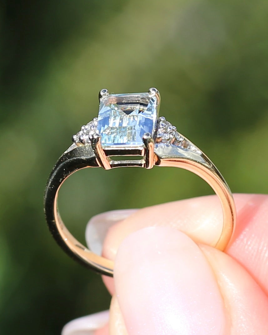 1.4ct Emerald Cut Aquamarine with Natural Diamond Set Split Shoulders, 9ct Yellow Gold, size 8 or Q, 2.31g