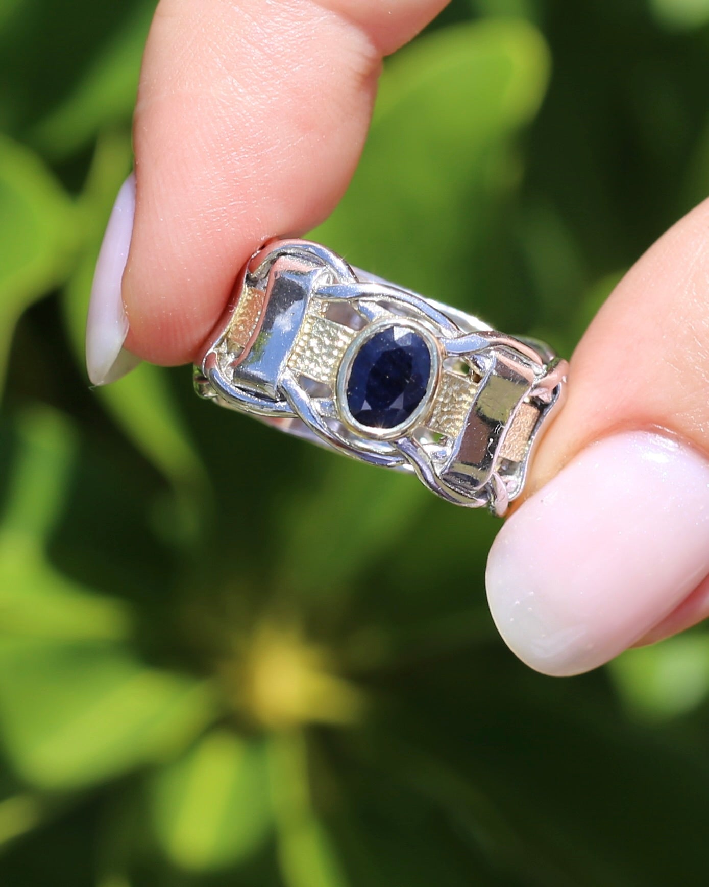 Mixed Metal Bezel Set Natural Sapphire Chunky Textured Ring in 9ct Yellow Gold and Sterling Silver, size R ot 8.5 (fits like P1/2 or 8), 8.77g