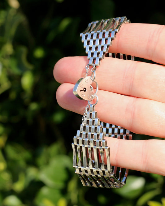 1978 London Made Gate Bracelet with Heart Padlock and Safety Chain, 19cm, 24.7g