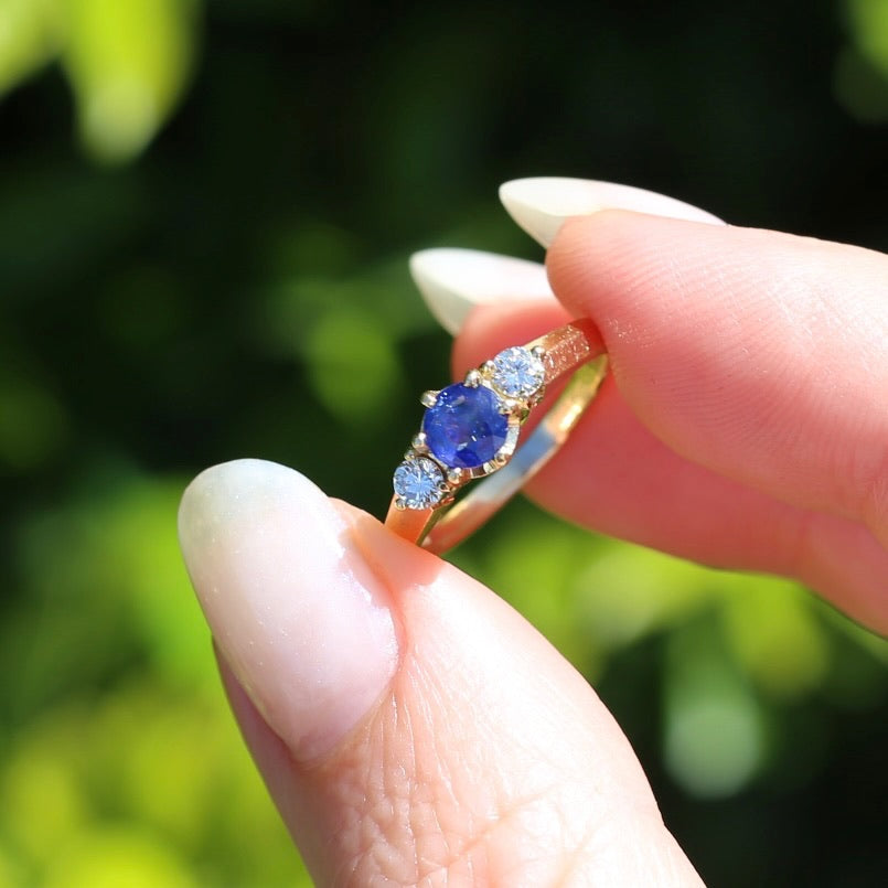 Bright Blue Natural Sapphire and Diamond Trilogy Ring, 18ct Yellow Gold, size K or 5.5