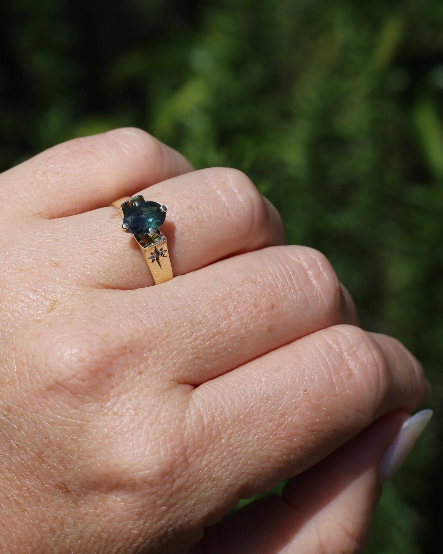 Circa 1970s 1.2ct Oval Australian Parti Sapphire Ring with Star Set Diamond Side Stones, 9ct Yellow Gold, size R1/2 or 8.75, 3.28g