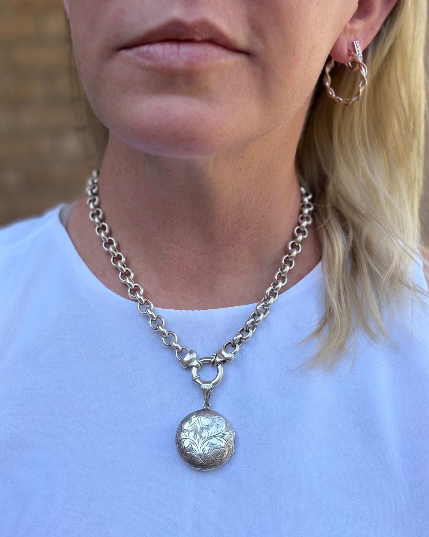 Fabulous Italian Made Semi Hollow Silver Cable Chain with Large Bolt Clasp, 40.4g, 45.75cm or 18 inches