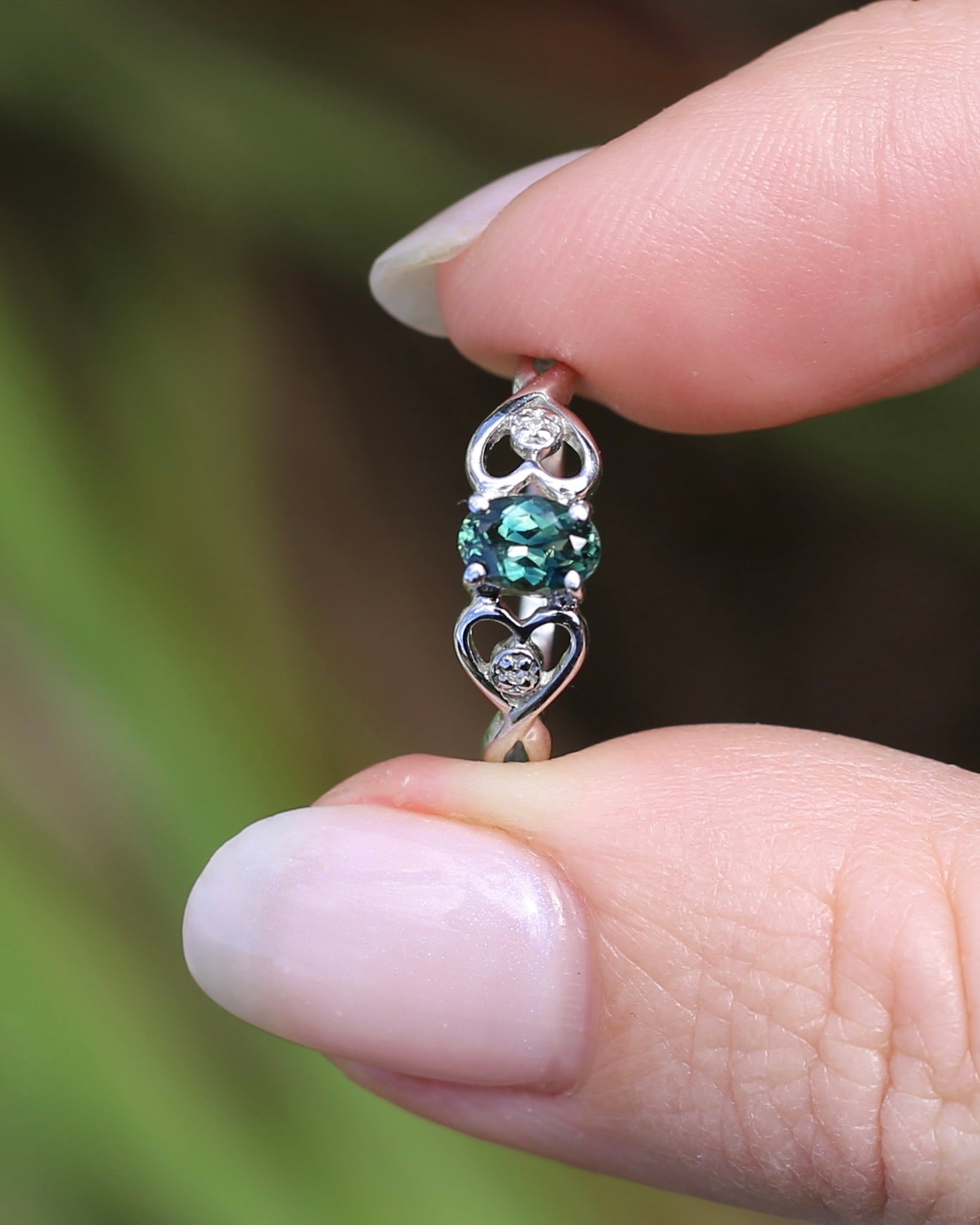 0.7ct Natural Green Parti Sapphire with tiny Diamond Set Heart Shoulders, 9ct White Gold, size K or 5.25, 1.27g