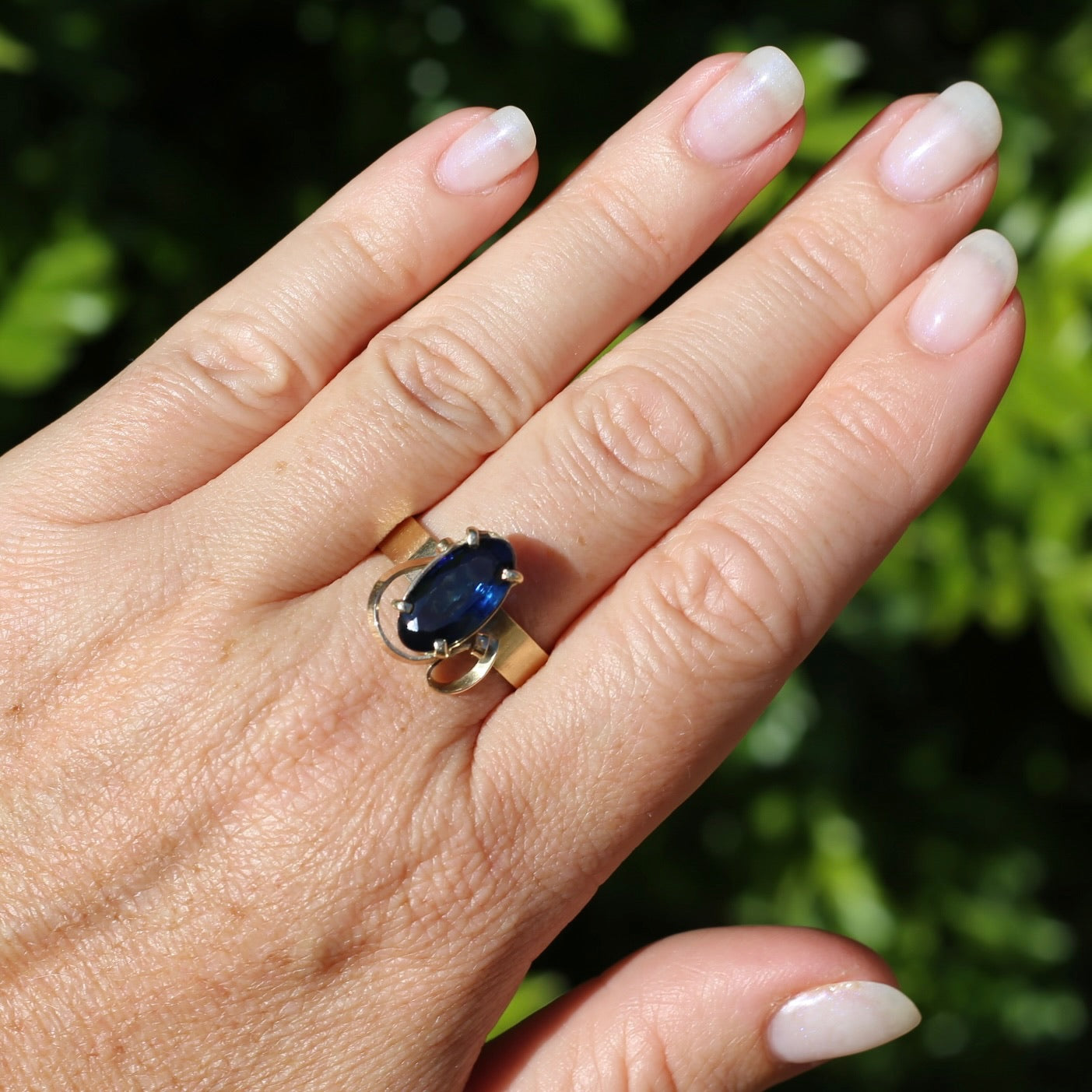 1980s 4ct Australian Parti Sapphire Retro Ring, 9ct Yellow Gold, size X or 11.5 (easily sizeable) with valuation