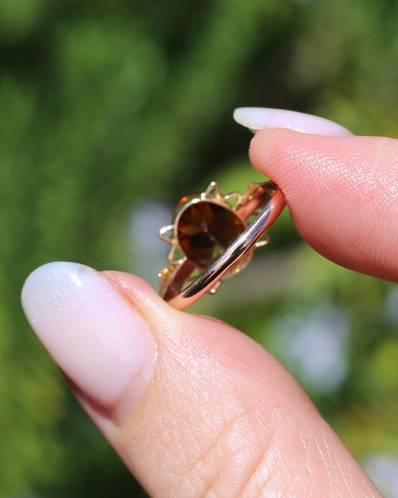 4ct Whisky Zircon in Vintage Old Rosey Gold Ring, 9ct Old Rosey Gold, size M or just over 6, 2.18g