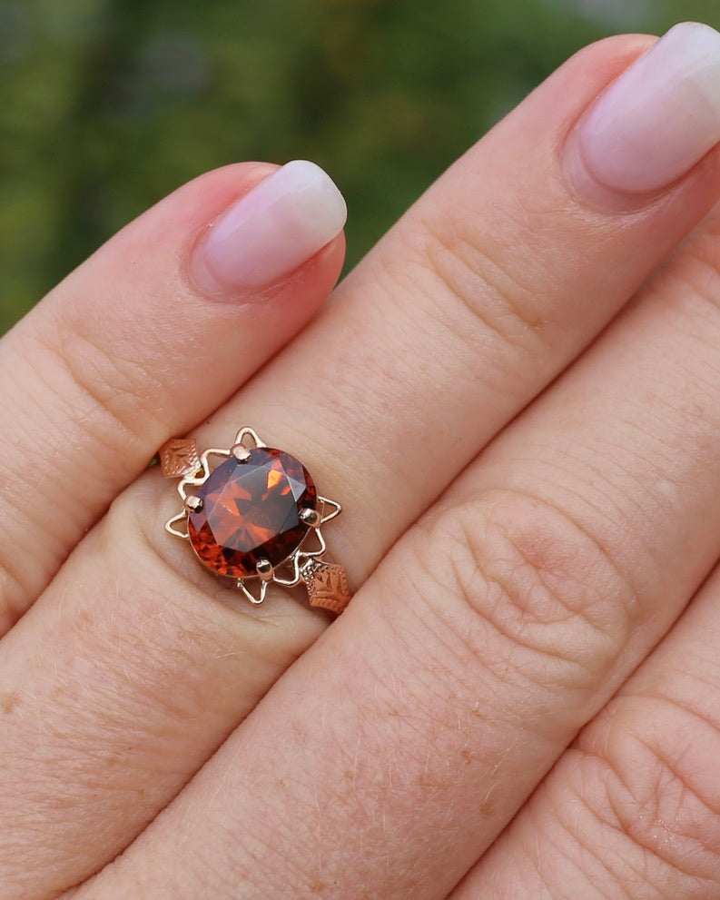 4ct Whisky Zircon in Vintage Old Rosey Gold Ring, 9ct Old Rosey Gold, size M or just over 6, 2.18g