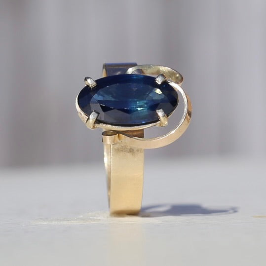 1980s 4ct Australian Parti Sapphire Retro Ring, 9ct Yellow Gold, size X or 11.5 (easily sizeable) with valuation