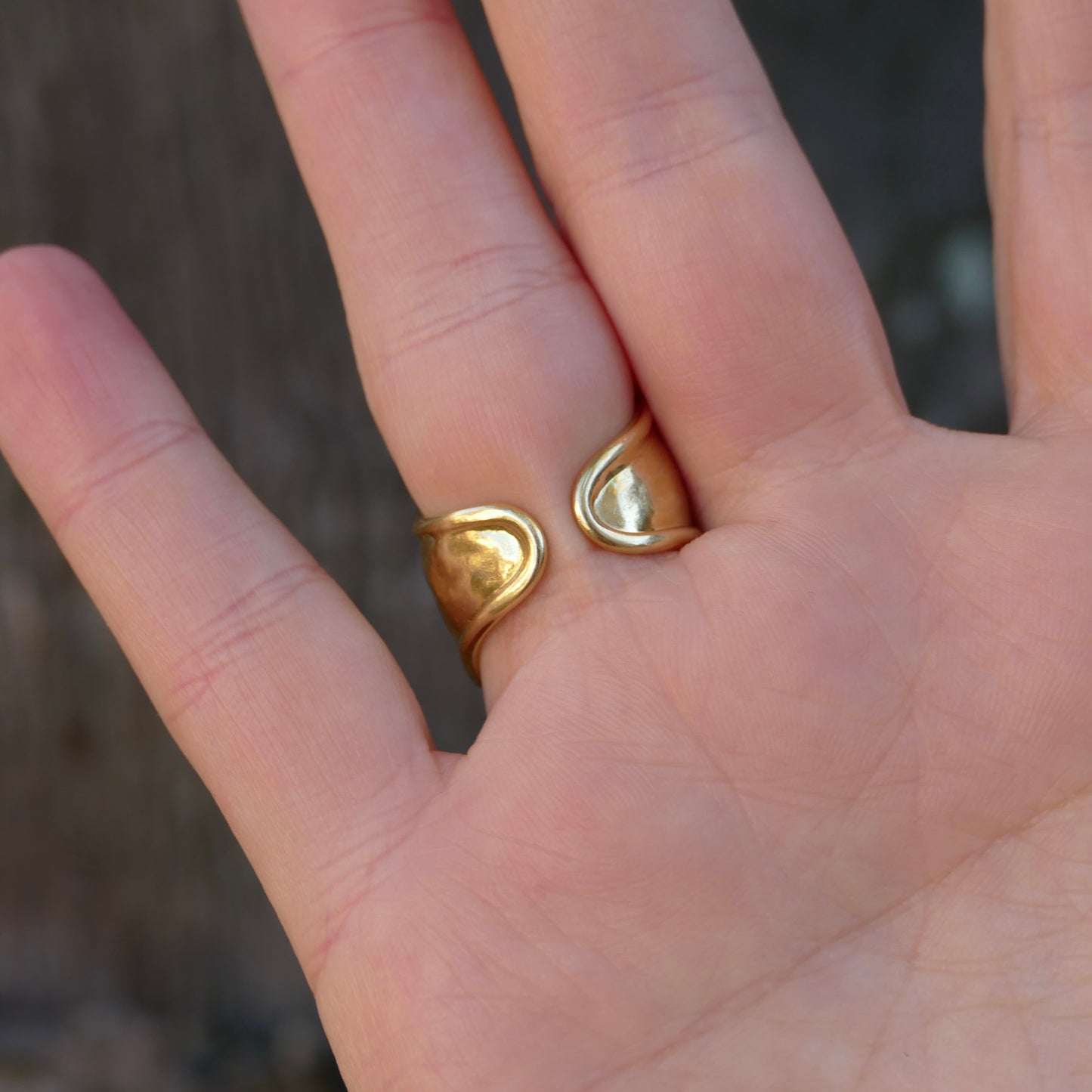 18ct Gold and Lapis Lazuli Cabochon Cuff Ring, size O but sizeable