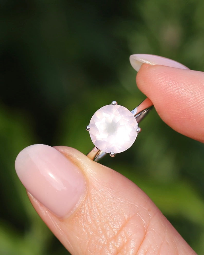 3.7ct Rose Quartz (10mm) Solitaire Ring, Sterling Silver, size O or 7.25, 3.57g