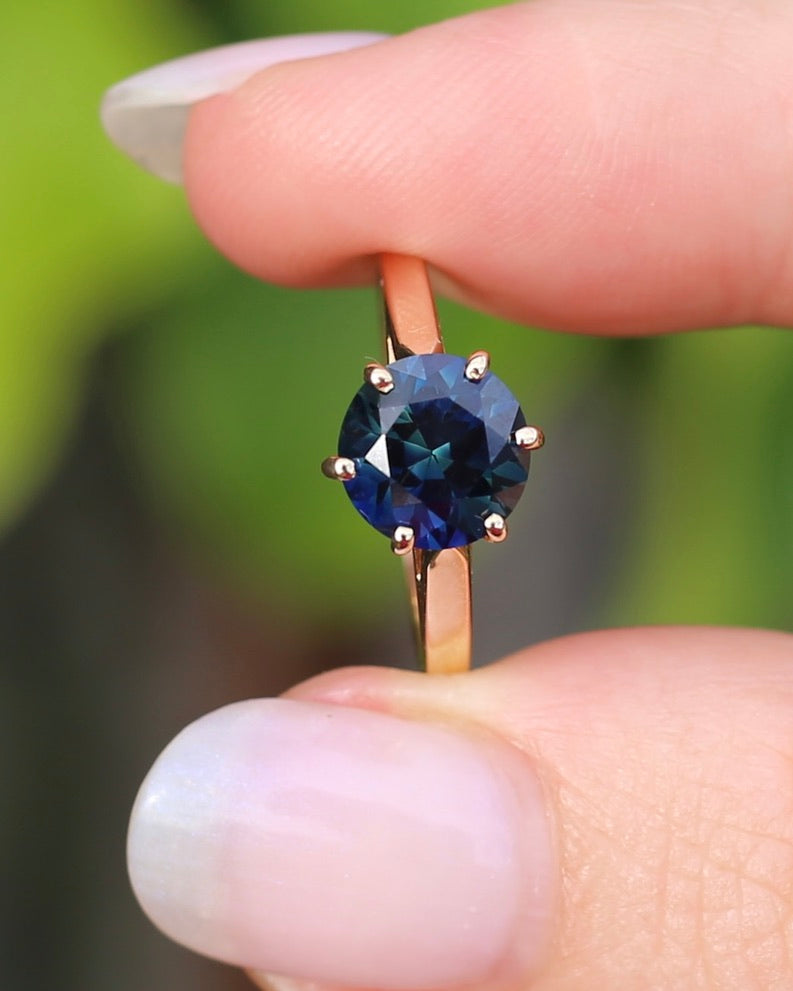 Vintage 2.44ct Blue Parti Ring, 14ct Yellow Gold, size O or 7.25, 2.49g with valuation