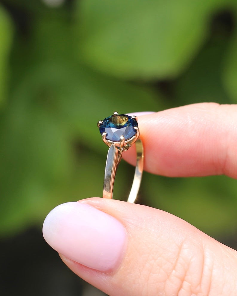 Vintage 2.44ct Blue Parti Ring, 14ct Yellow Gold, size O or 7.25, 2.49g with valuation