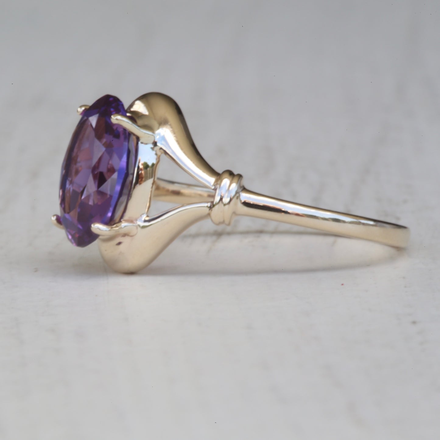 3.85ct Oval Purple Sapphire Solitaire, 9ct Yellow Gold size 9 or just under S