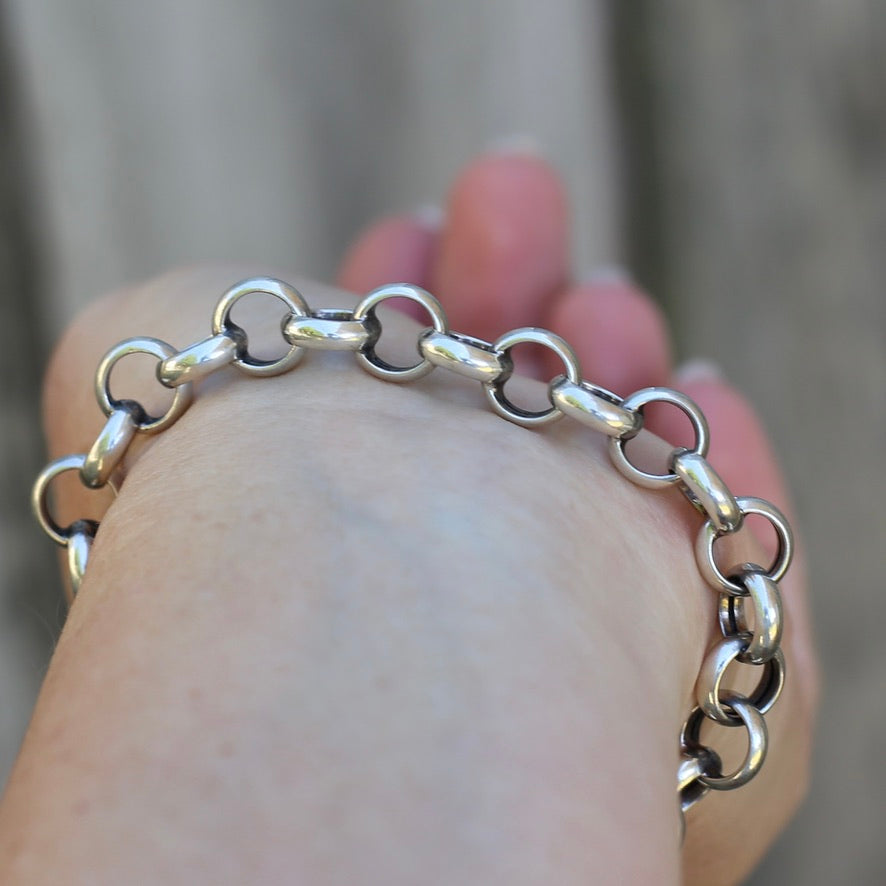 Hollow Silver Round Belcher Bracelet with Fancy Clasp