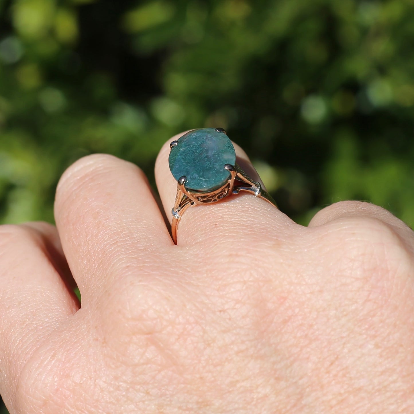 8ct Oval Moss Agate Claw Set Cocktail Ring, 14ct Yellow Gold, size Q1/2 or just over 8.25