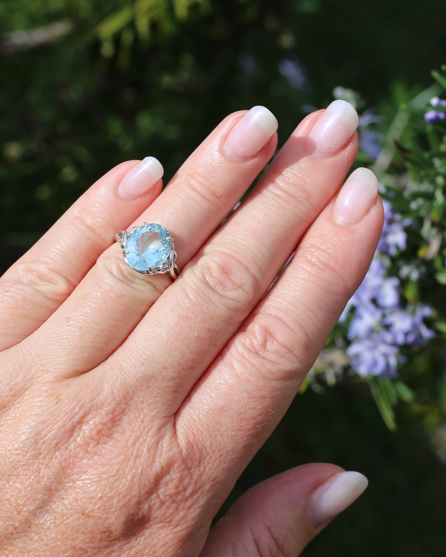 3.2ct Oval Natural Aquamarine in Celtic Inspired 18ct White Gold Ring, size L1/2 or 6, 3.11g