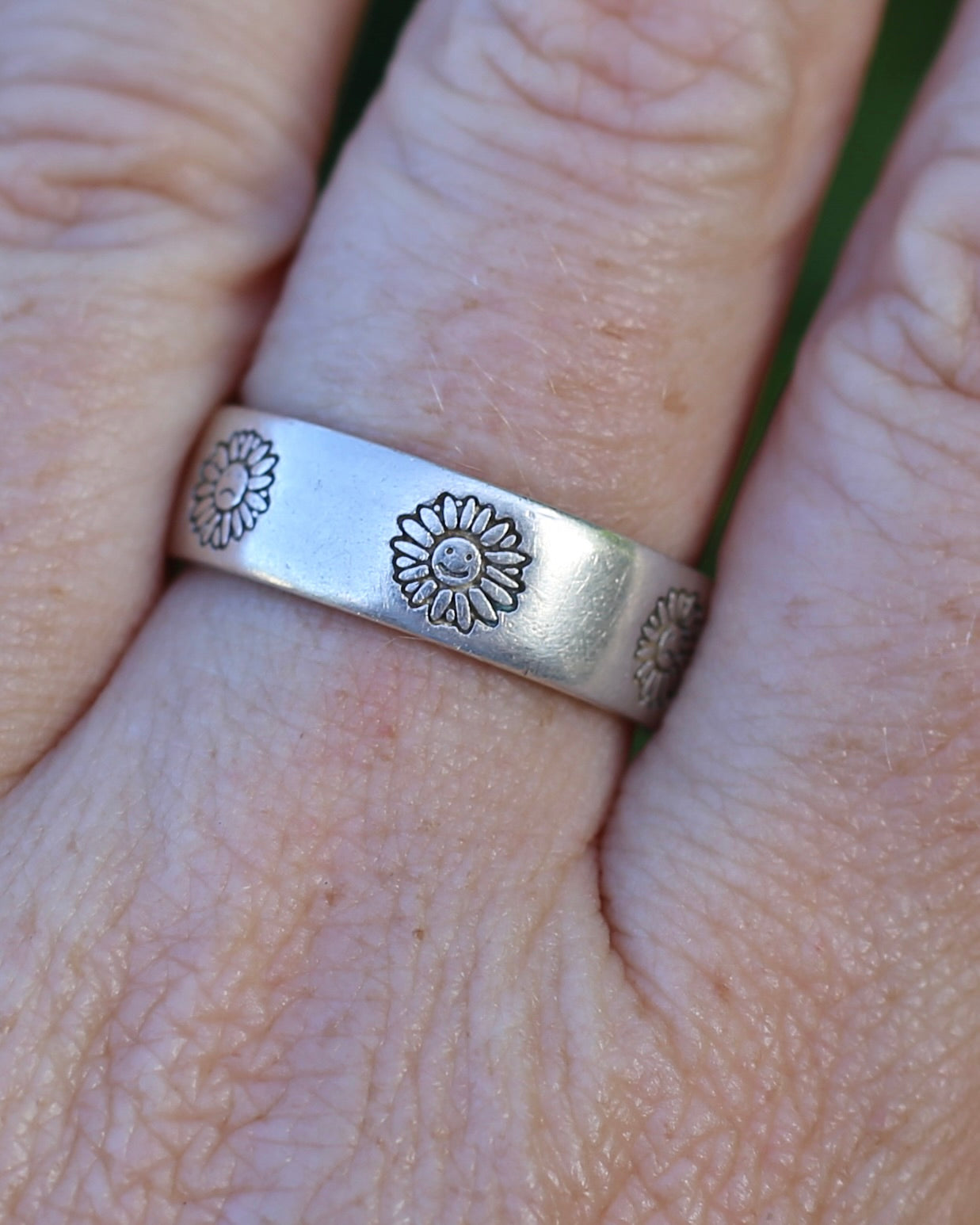 Australian Designer Mood Ring, Sterling Silver, Size U1/2 or 10.25 (fits more like T1/2 or 9.75), 7.35g