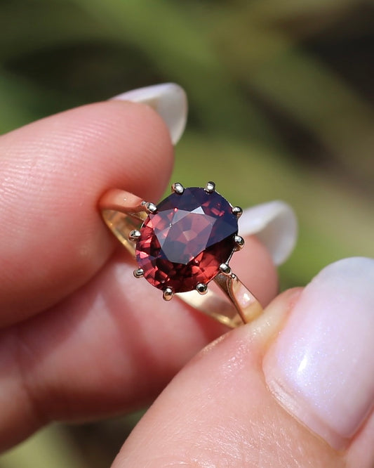4ct Natural Red Zircon in Vintage Birmingham Made 1973 Multi Claw Ring, 9ct Yellow Gold, size M1/2 or 6.5, 2.61g