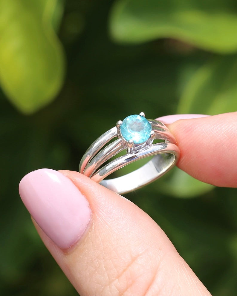 Natural Apatite Ring, Sterling Silver, size N or 6.75 (fits more like L1/2 - M or 6 due to width), 4.65g