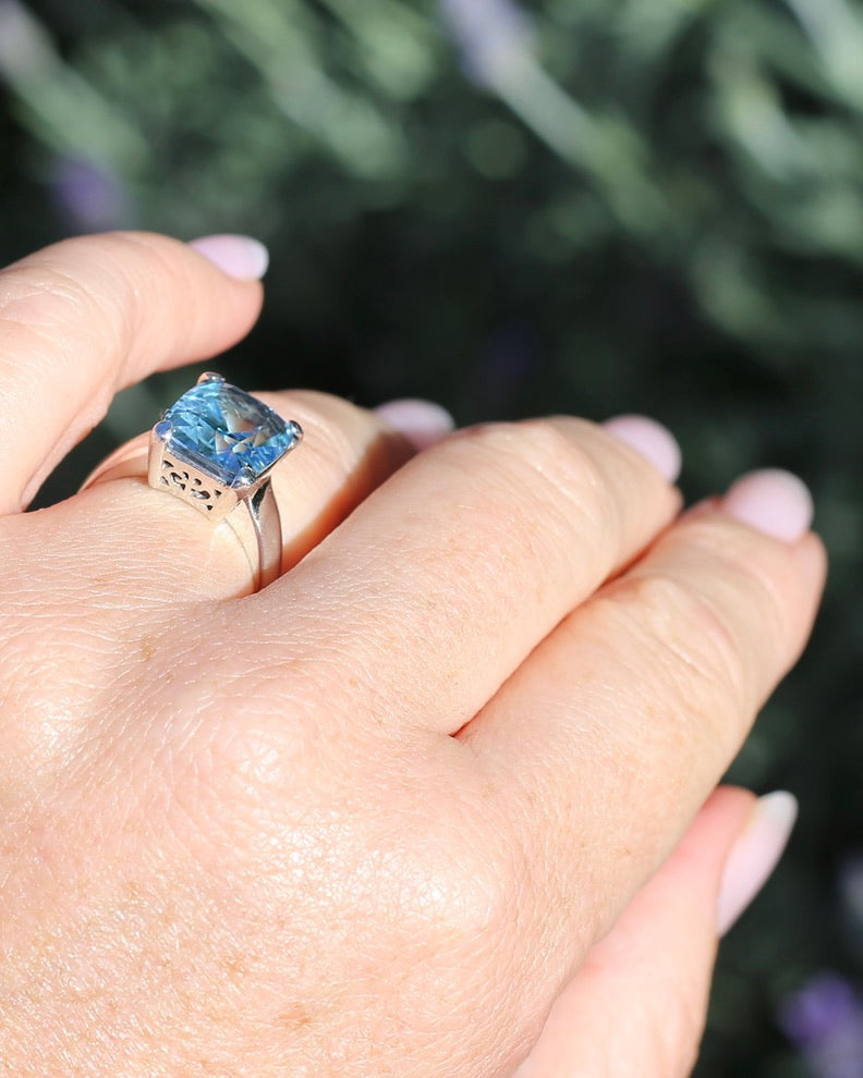 5ct Cushion Cut Natural Blue Topaz Ring, Sterling Silver, size N or 6.75, 5.02g