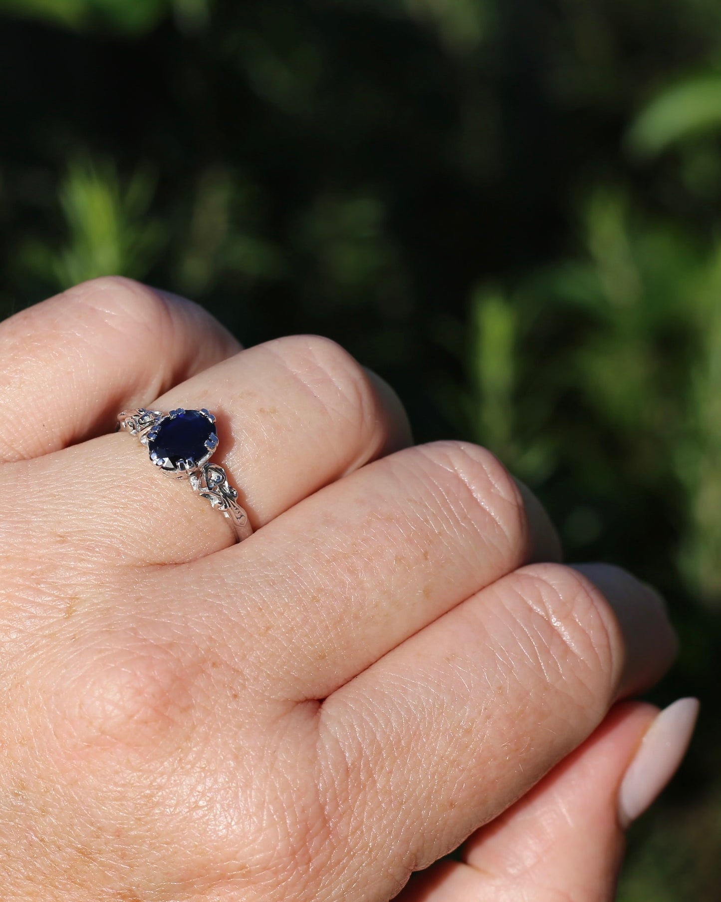 1.3ct Natural Blue Australian Sapphire, in a Vintage Double Claw Set 9ct White Gold Filigree Ring, size P or 7.75, 2.45g