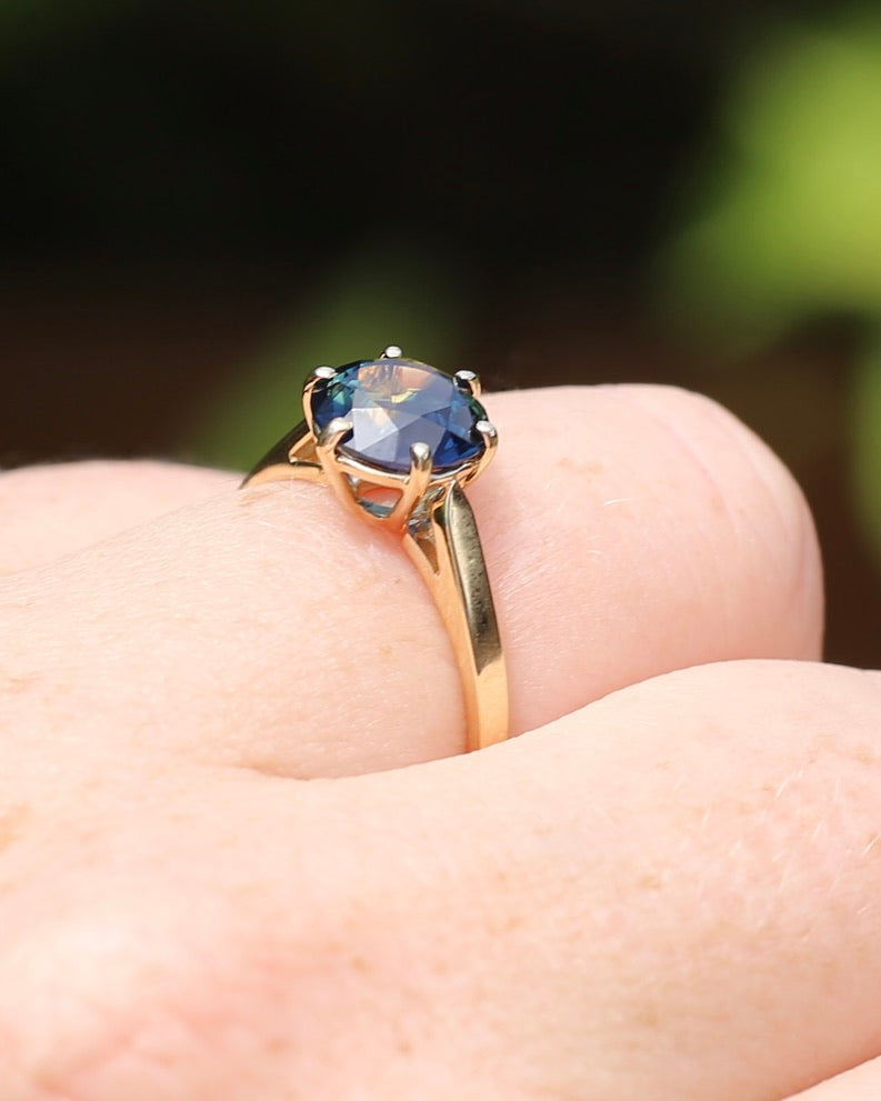 Vintage 2.44ct Blue Parti Ring, 14ct Yellow Gold, size O or 7.25, 2.49g with valuation