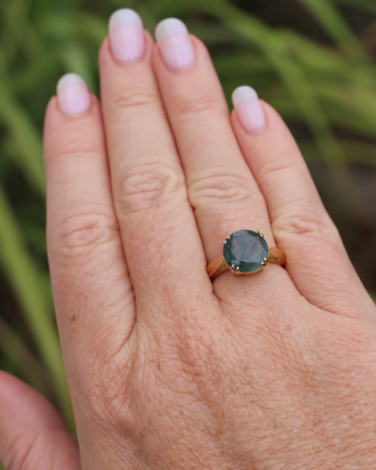 3ct Round Moss Agate Double Claw Set Ring, 9ct Yellow Gold, size N or 6.75, 4.11g