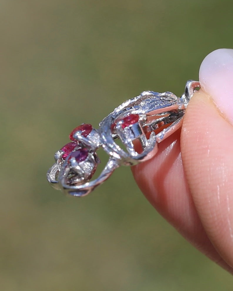 Sterling Silver Pink Sapphire/ Ruby Leaf Pendant, Sterling Silver, 2.66g