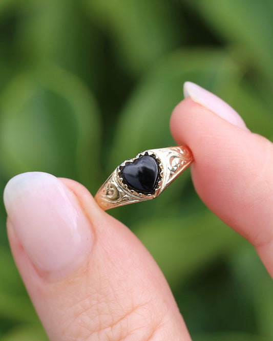 2000 Birmingham Made Onyx Heart Signet Ring, 9ct Yellow Gold, size K1/2 or 5.5, 1.4g