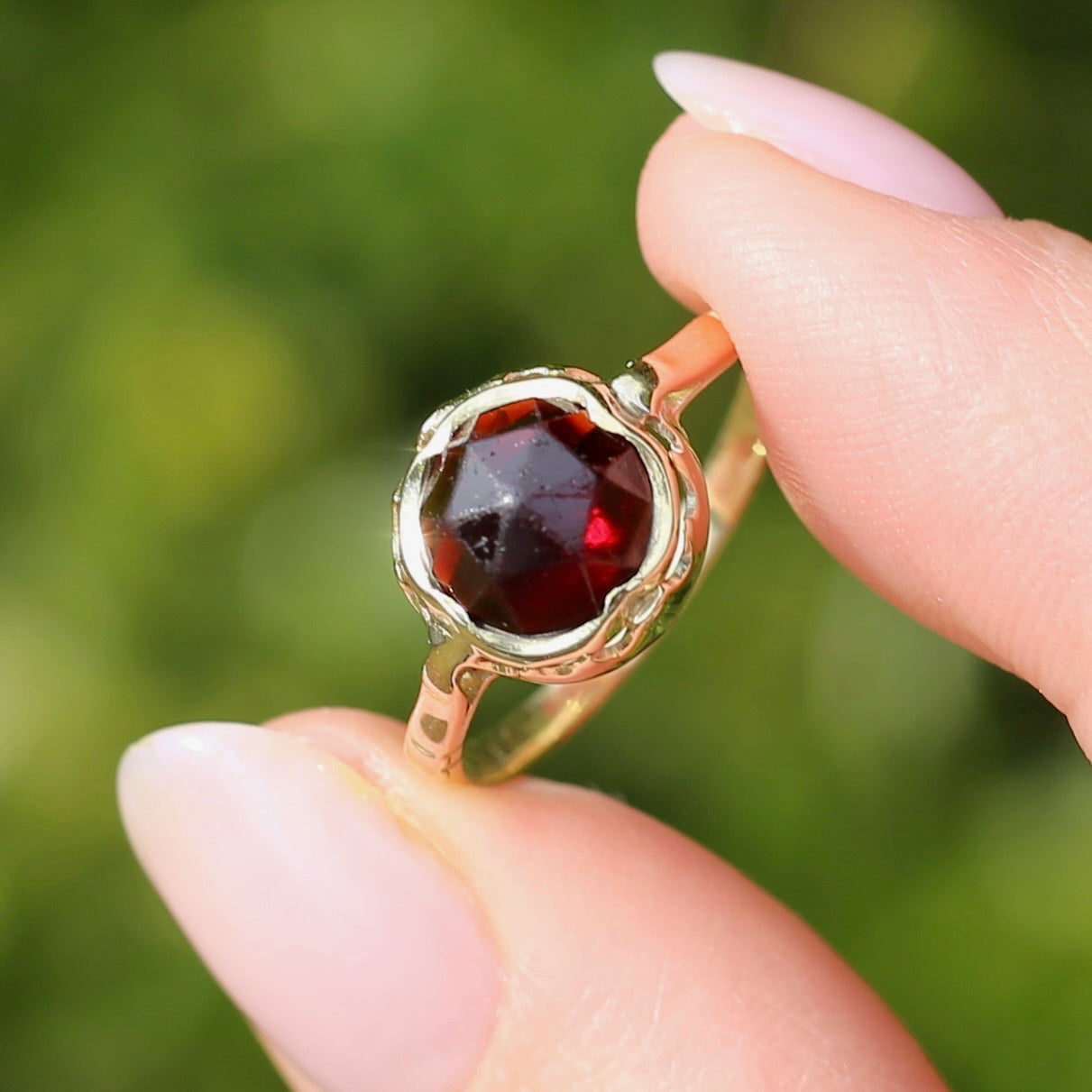 1931 Dutch Rose Cut Garnet, 583 Yellow & Rosey Gold, size 8 or nearly Q