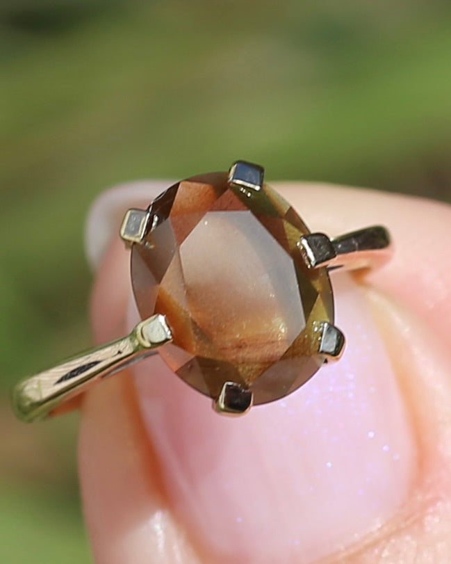 ON HOLD 3.95ct Fancy Cut Tanzanian Umba Sapphire in Vintage 9ct Yellow Gold, size L or 5.75, 2.80g