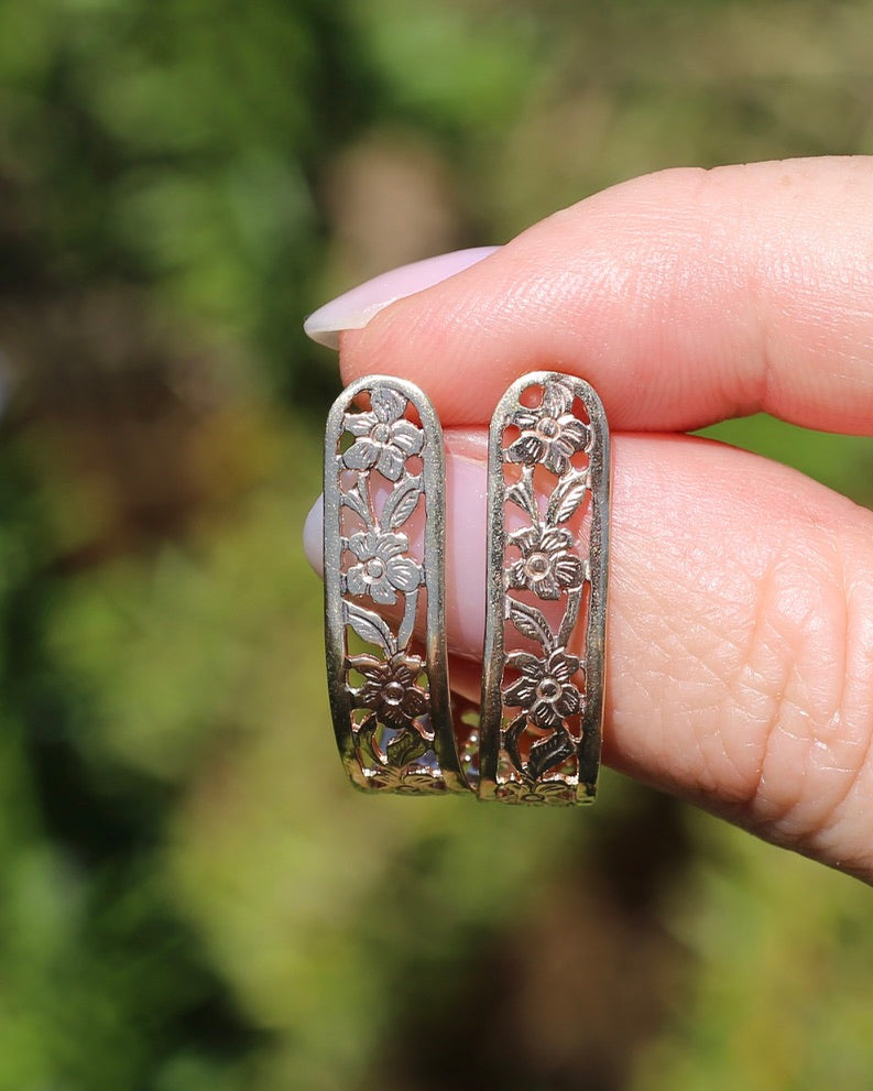 Floral Hand Carved 9ct Yellow Gold Earrings - Studs-, 9ct Yellow Gold, 3.13g