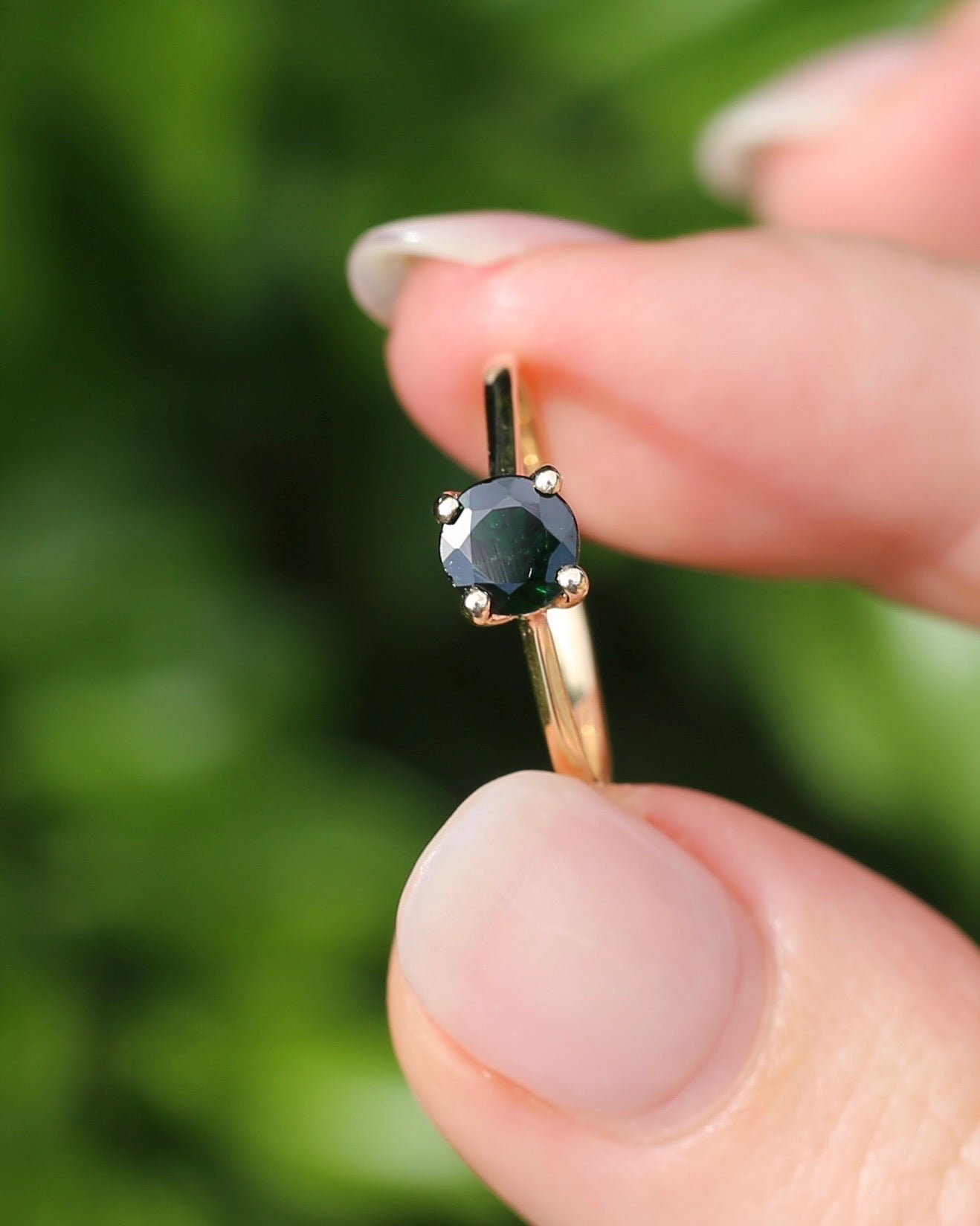 0.72ct Natural Dark Green Tsavorite Garnet, 10ct Yellow Gold, size P or 7.75, 1.53g