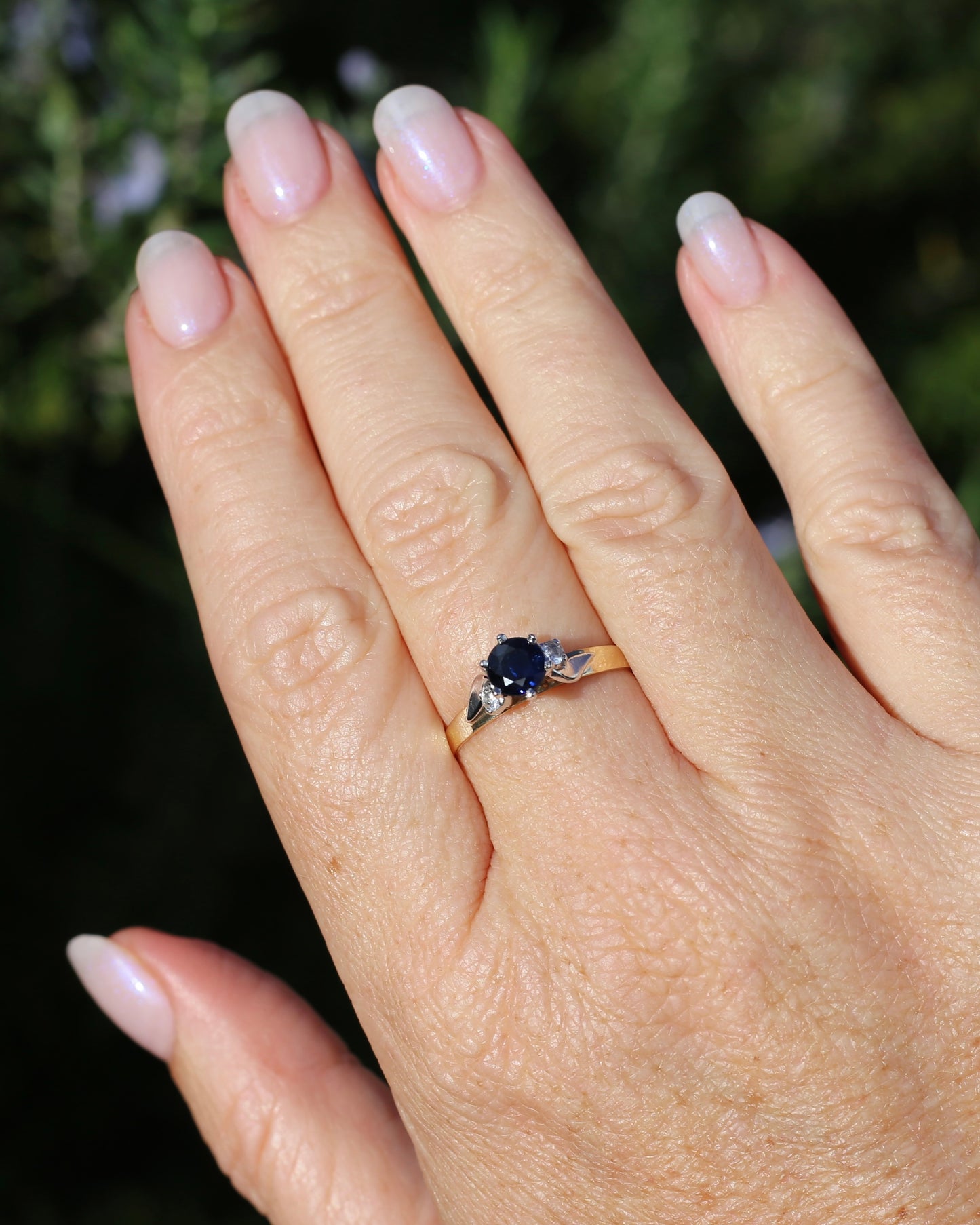 1ct Dark Blue Natural Sapphire with White Side Stones, 9ct Yellow and White Gold, size 9 or S, 2.23g