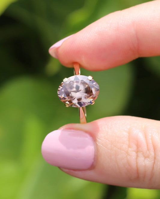 6.10ct Damask Rose Oval Natural Zircon in Vintage 9ct 4 Claw Ring, 9ct Yellow Gold, size 7 or just over N1/2, 3.41g