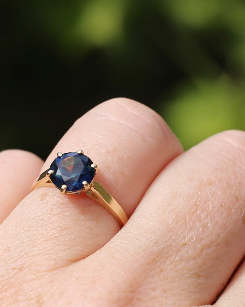 Vintage 2.44ct Blue Parti Ring, 14ct Yellow Gold, size O or 7.25, 2.49g with valuation