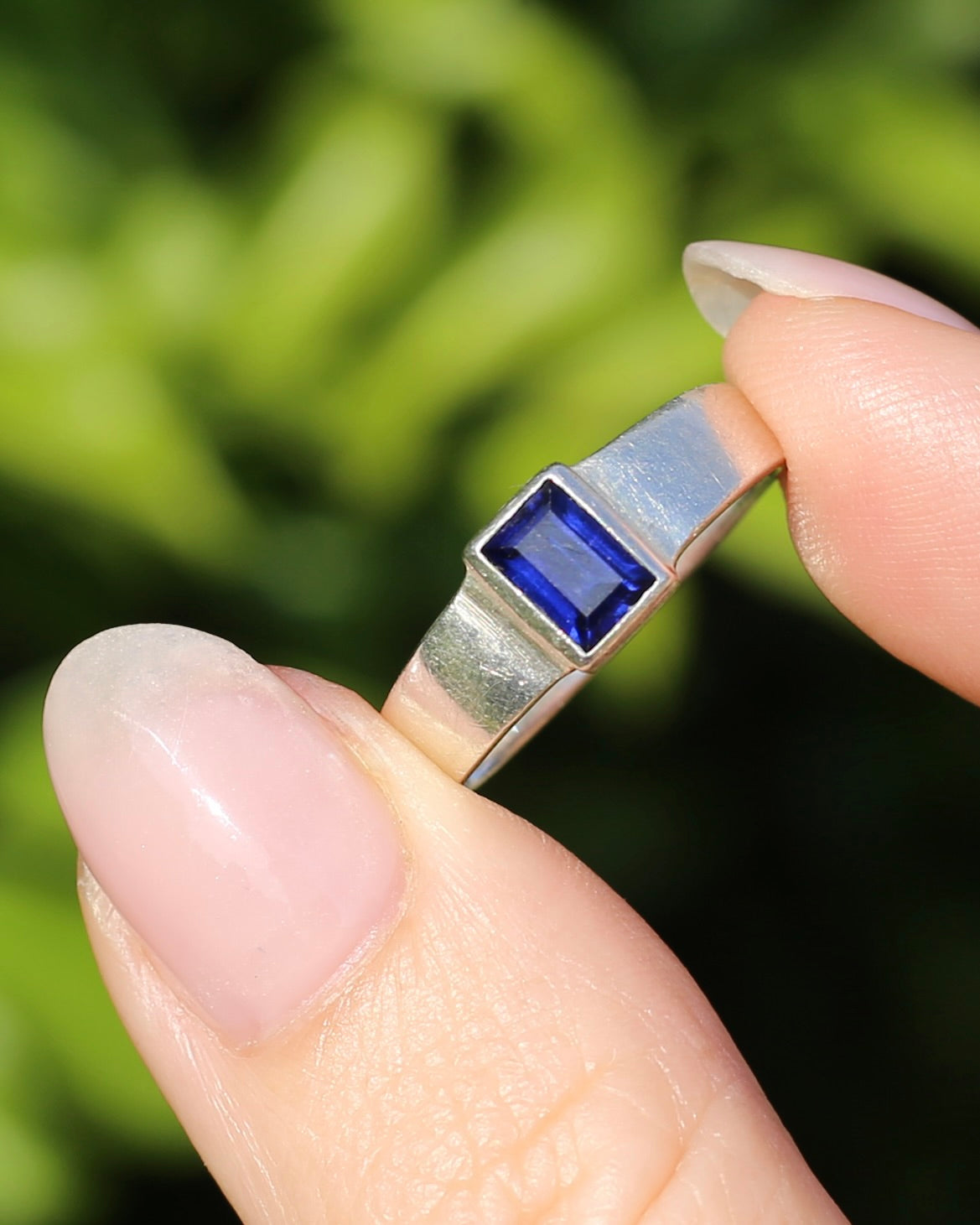 Blue Sapphire (Synthetic) Baguette in Bezel Set Silver Ring, size Q1/2 or 8.25 (fits more like a P1/2), 3.5g