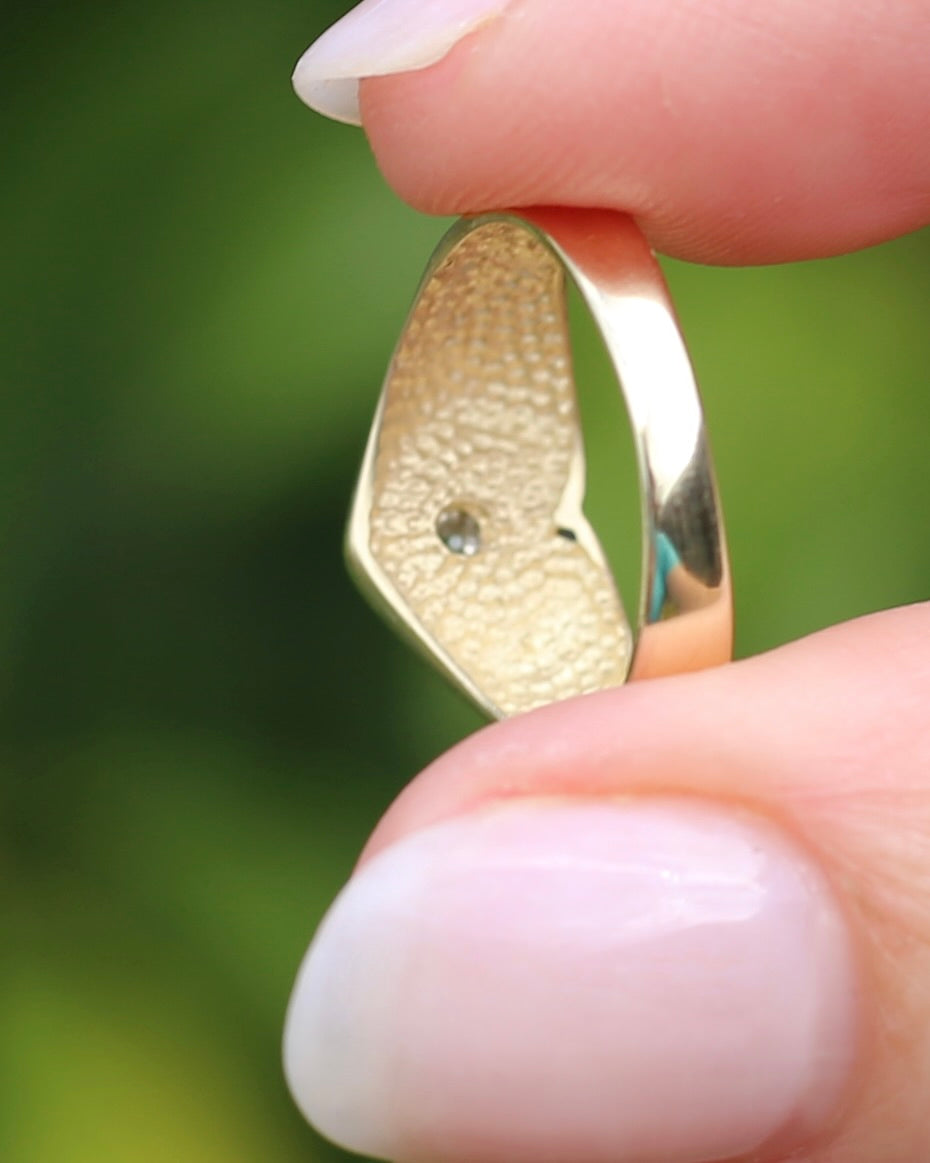 ON HOLD 1979 London Made Old Cut Diamond Heart Signet Ring, 9ct Yellow Gold, size J1/2 or 5, 2.48g