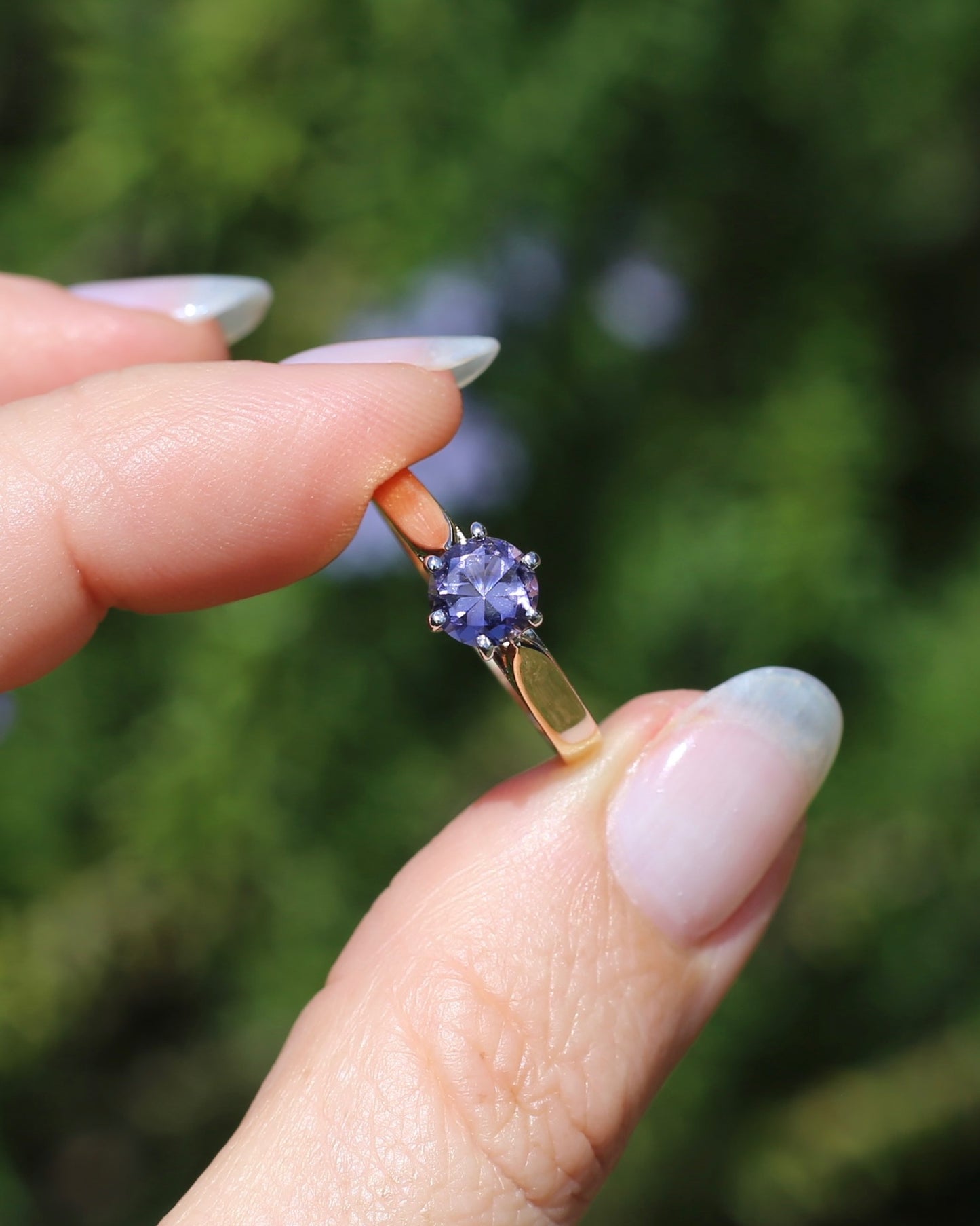 Hand Carved Australian Iolite Solitaire Ring, 9ct White and Yellow Gold, size S1/2 or 9.25, 3.03g