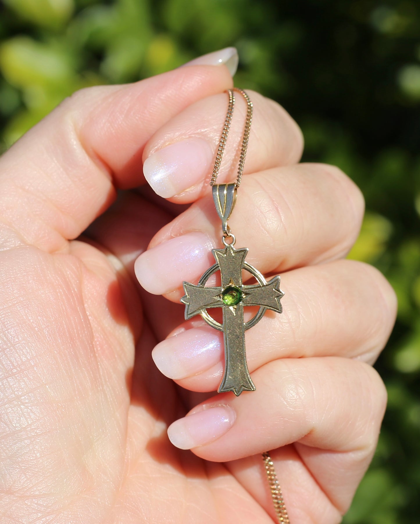 Vintage Australian Celtic Cross Pendant with Green Glass, 9ct Yellow Gold, 2.1g
