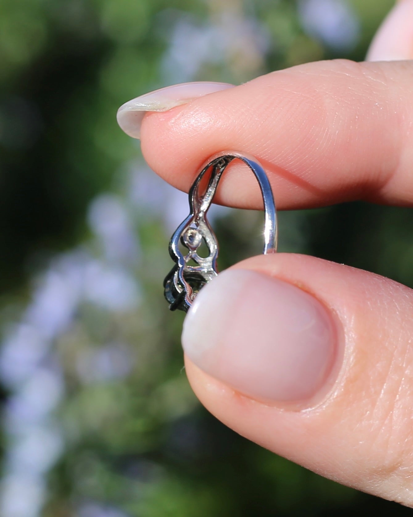 0.7ct Natural Green Parti Sapphire with tiny Diamond Set Heart Shoulders, 9ct White Gold, size K or 5.25, 1.27g