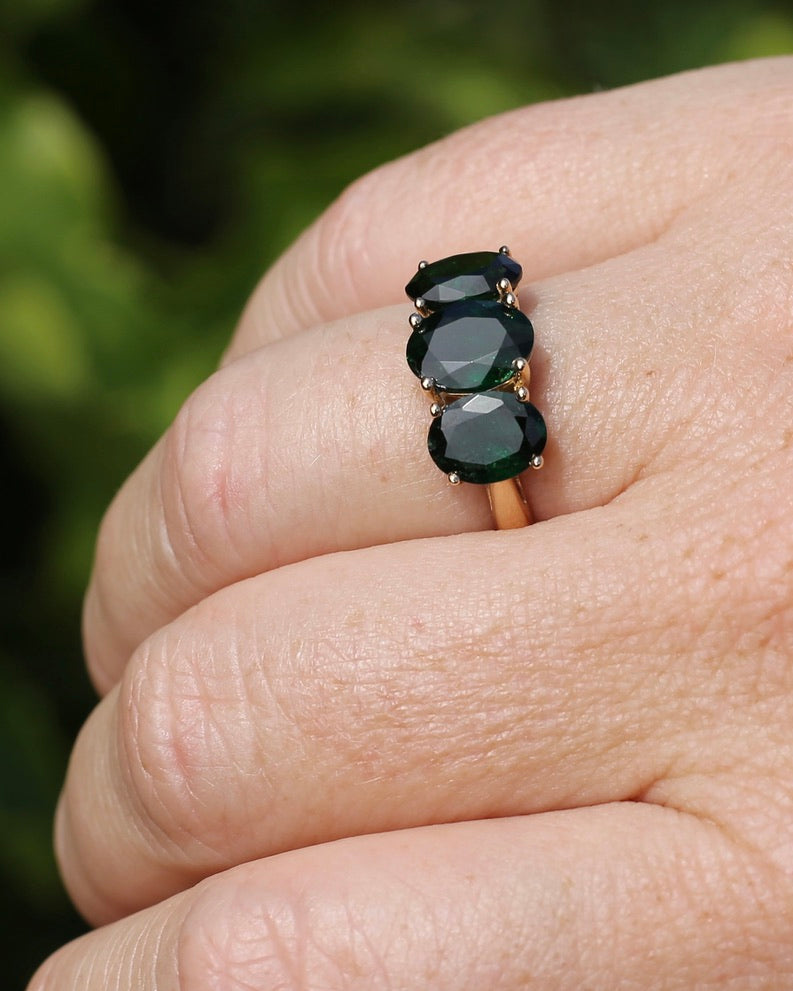 Glorious 5.18ct Tsavorite Green Garnet Trilogy Ring, 9ct Yellow Gold, size O1/2 or just over 7.25, 2.9g, with valuation