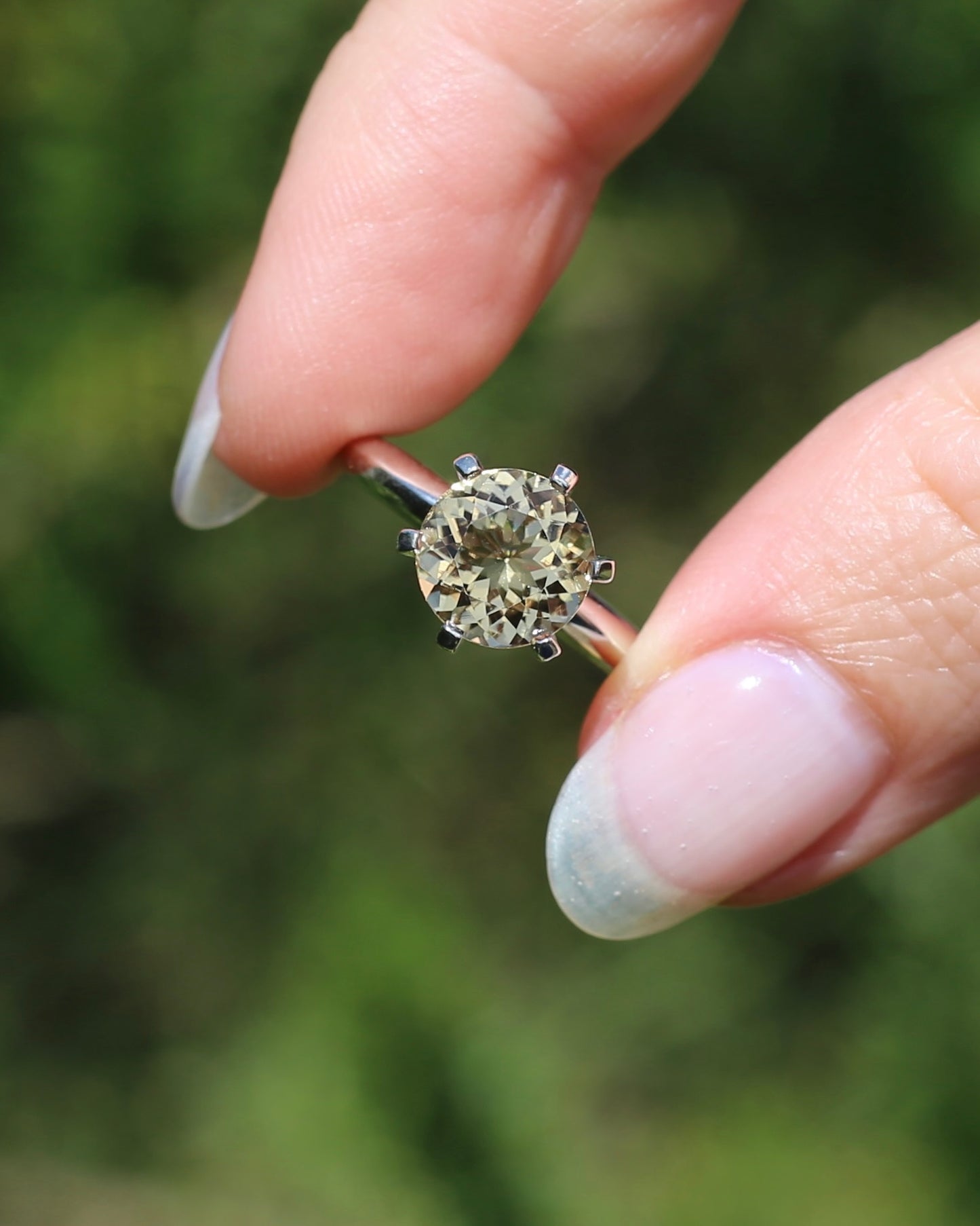 9mm 2.25ct Natural Yellow Beryl, 6 Claw Set, 9ct White Gold, size N1/2 or nearly 7, 3.75g