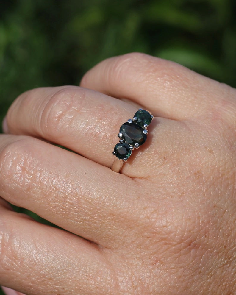 2.38ct Australian Sapphire Trilogy, Sterling Silver, size N1/2 or 7, 3.6g