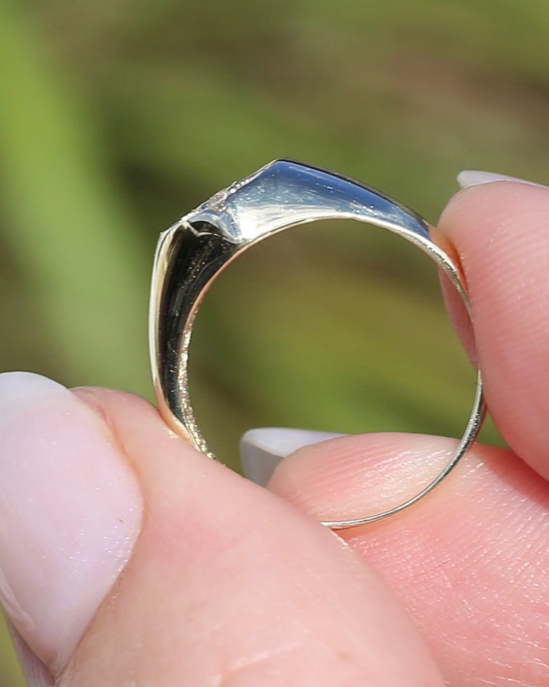 ON HOLD 1979 London Made Old Cut Diamond Heart Signet Ring, 9ct Yellow Gold, size J1/2 or 5, 2.48g