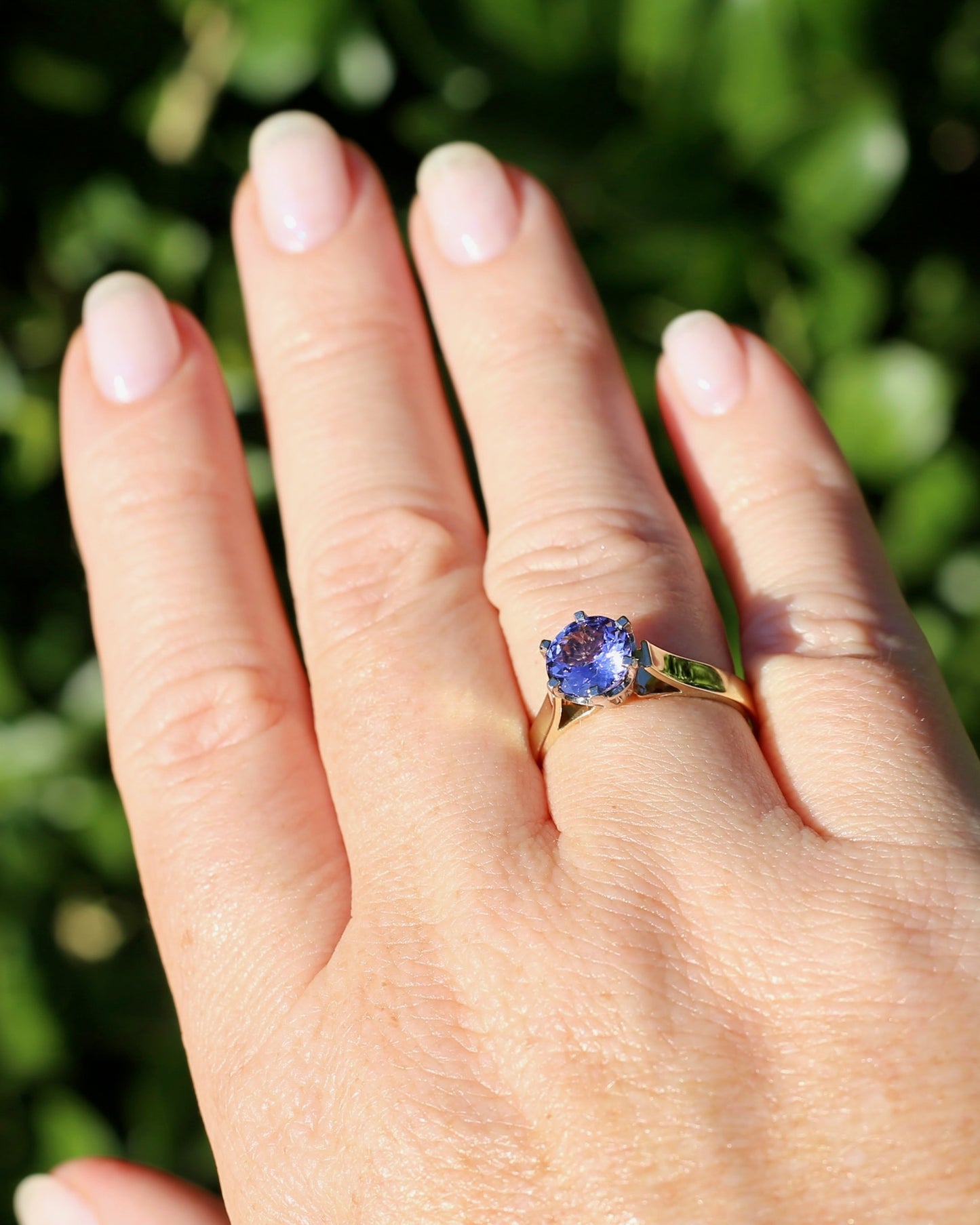 1.65ct Tanzanite in Vintage Mixed Metal 9ct White & Yellow Gold Ring, size Q1/2 or 8.25