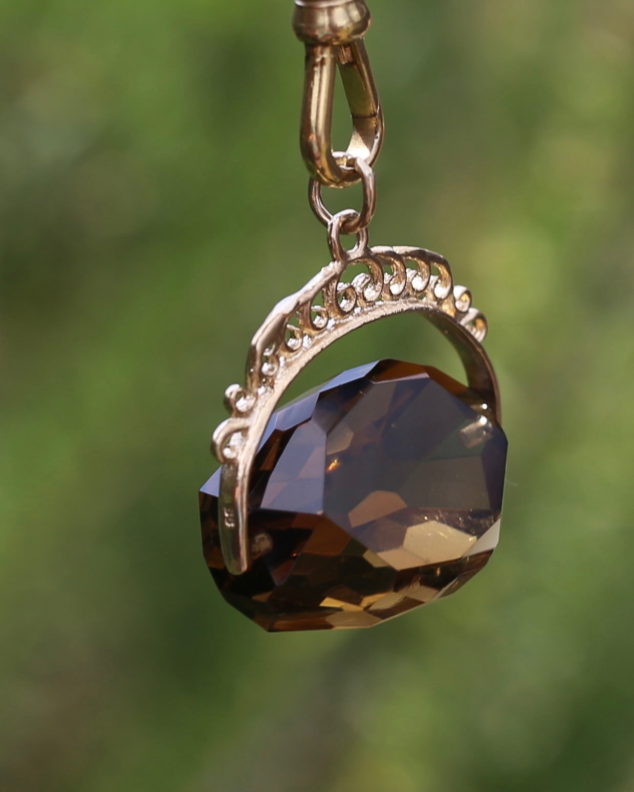 1975 Made Smoky Quartz Spinner Pendant, 9ct Yellow Gold, 8.99g