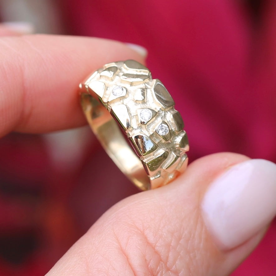 Mid Century Inspired Cobblestone and Diamond Ring, 9ct yellow gold, size R or just bigger than 8.5