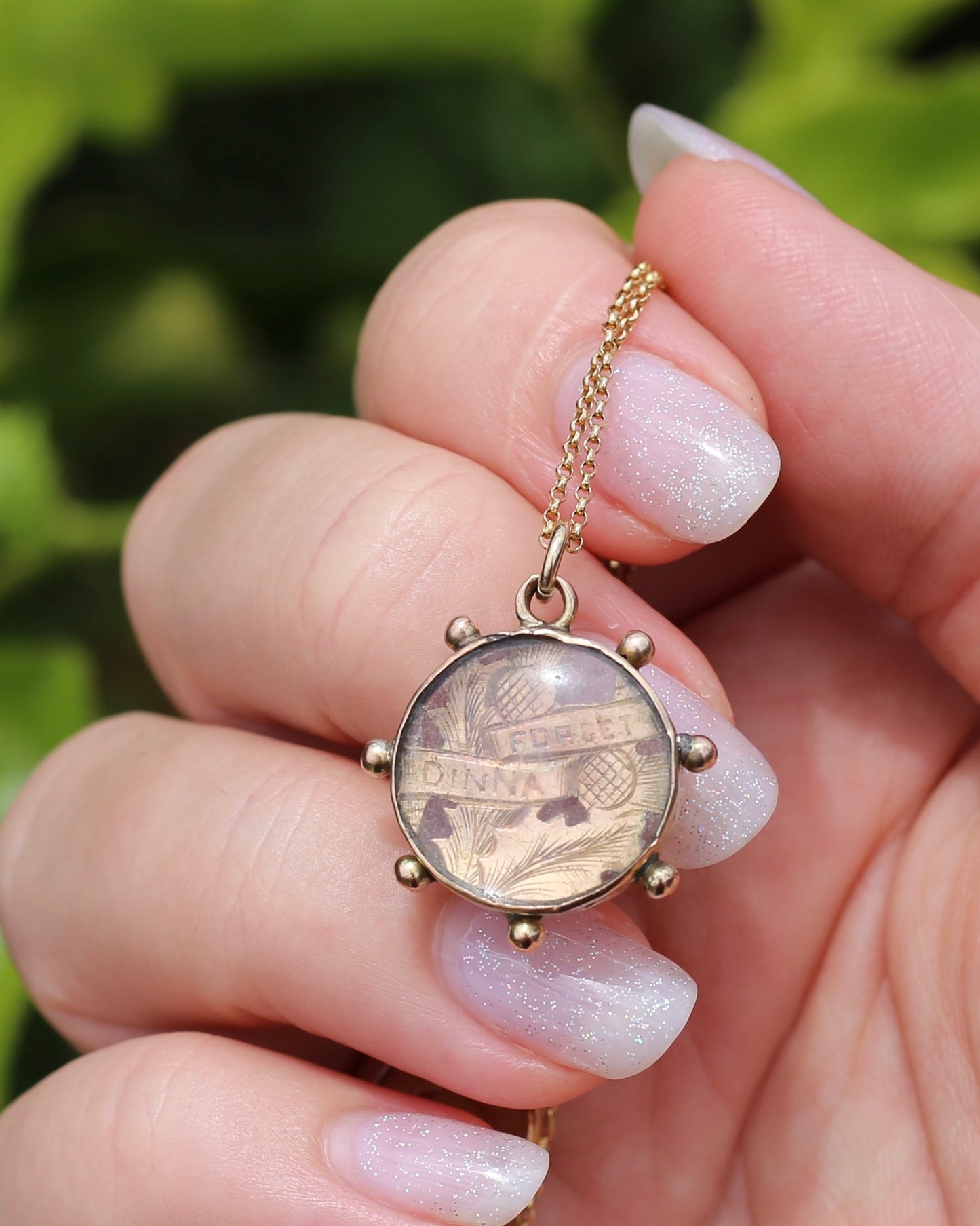 Antique Rustic Scottish "Dinna Forget" Thistle Pendant, 9ct Yellow Gold, 9ct Rose Gold, Resin, 3.30g