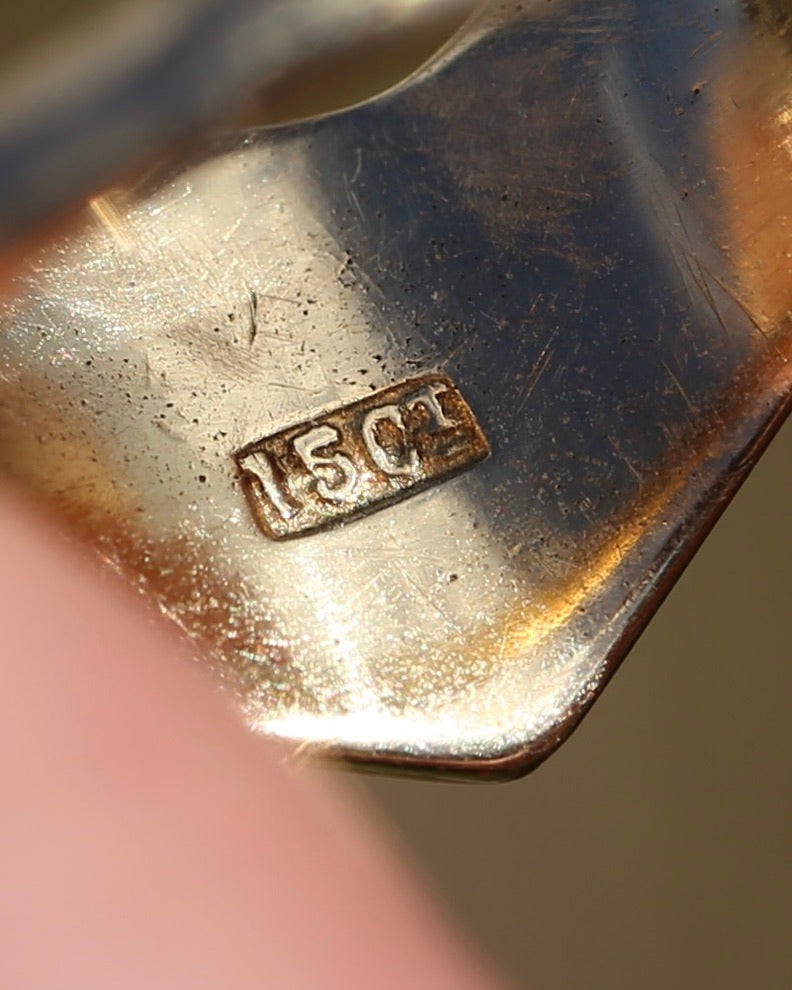Vintique 15ct Shield Signet Ring, size L1/2 or just over 6, might feel half a size smaller due to width, 3.47g