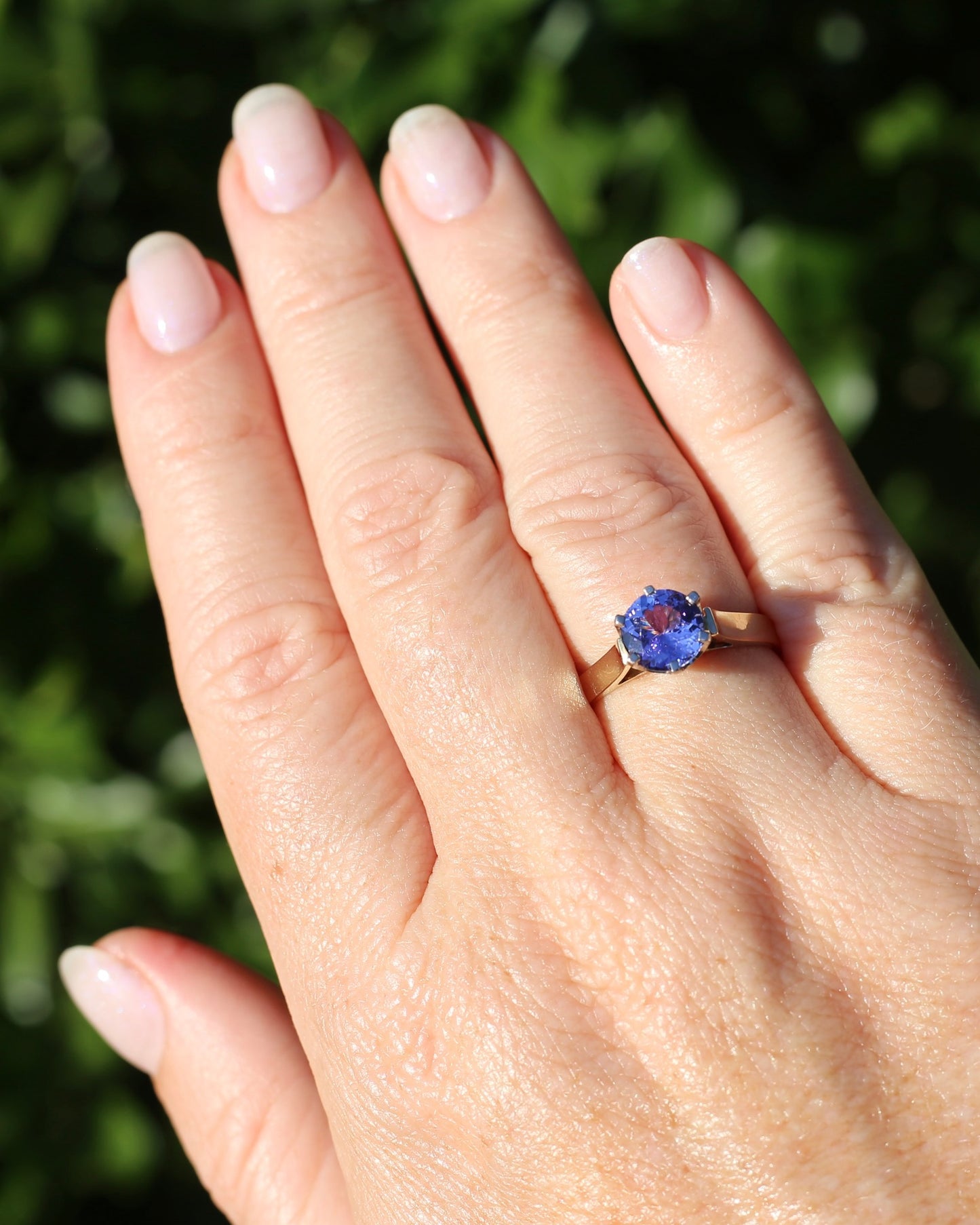 1.65ct Tanzanite in Vintage Mixed Metal 9ct White & Yellow Gold Ring, size Q1/2 or 8.25